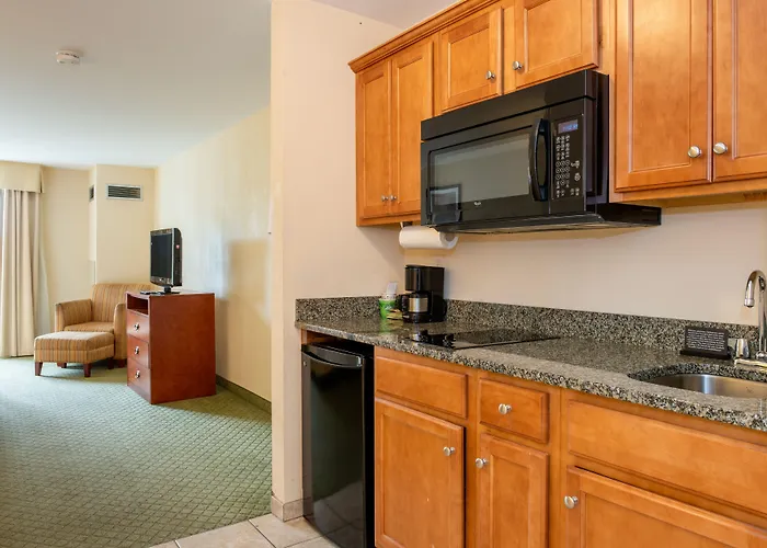 White River Inn & Suites